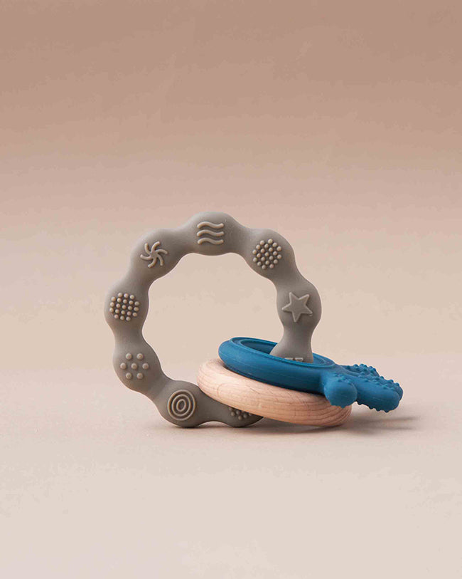 Đồ chơi gặm nướu silicone cho bé – Vừa chơi vui, vừa hỗ trợ massage nướu màu Xanh - Ghi